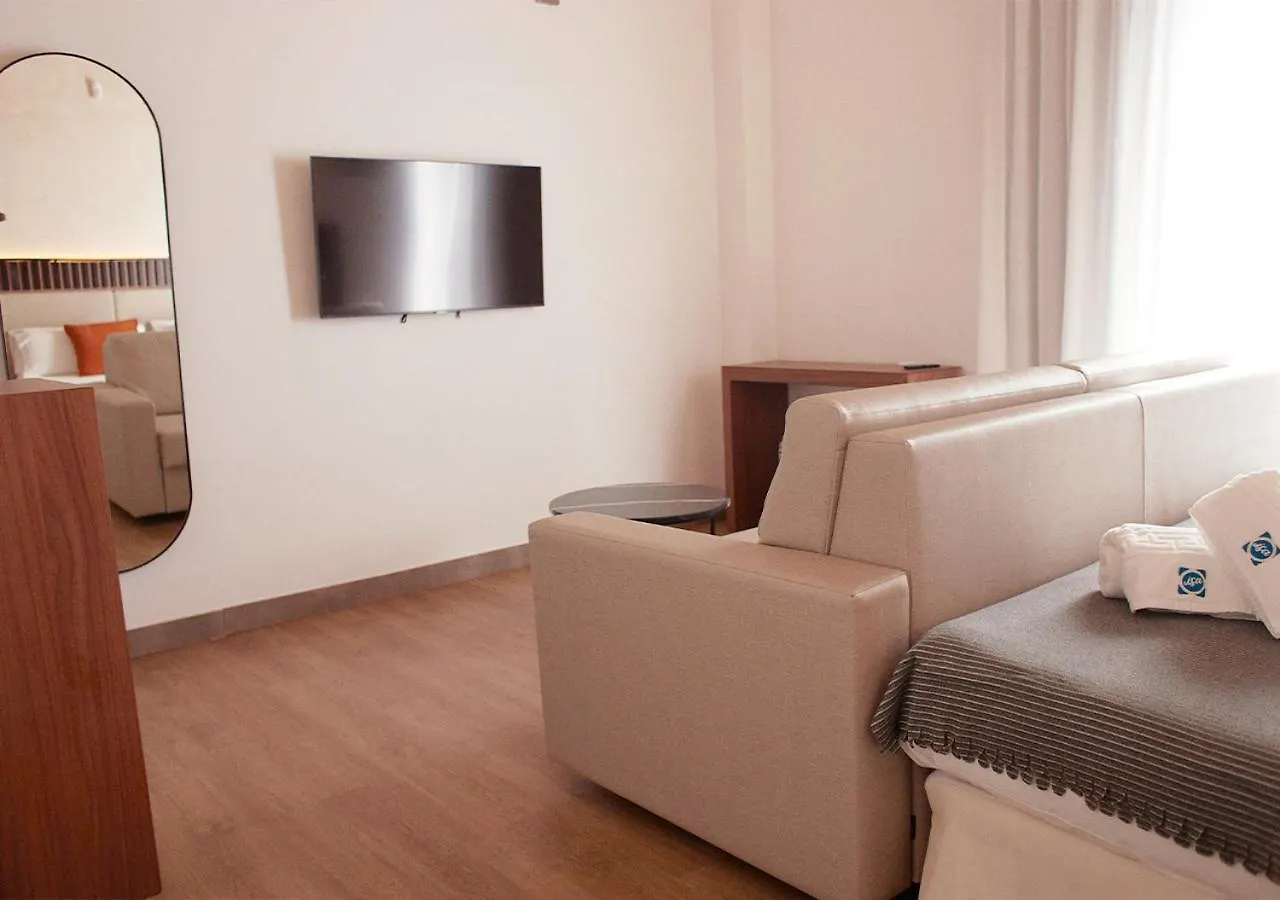 Isa Sevilla Suites 0*, Seville