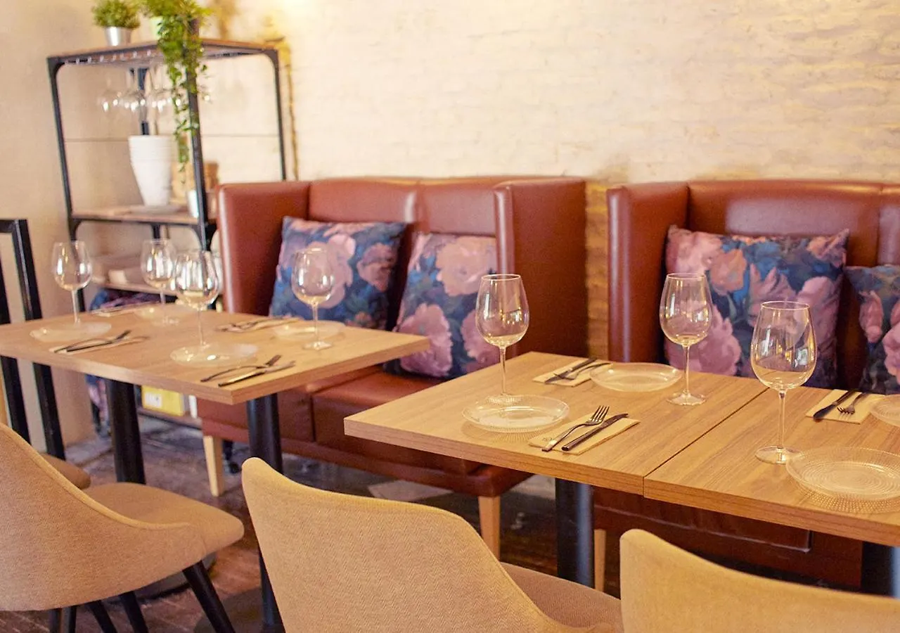 מלון Isa Sevilla Suites ספרד