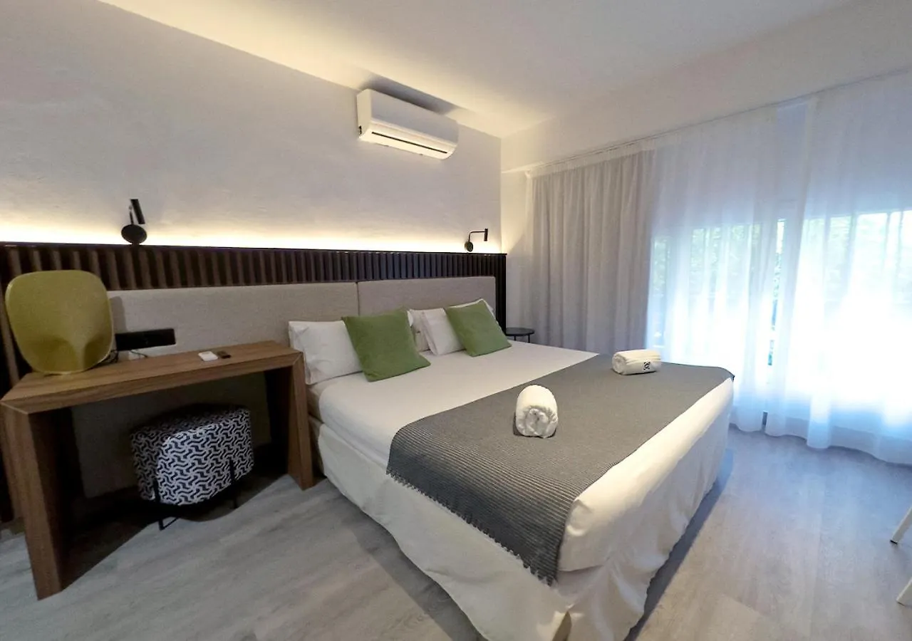 Isa Sevilla Suites 0*, סביליה